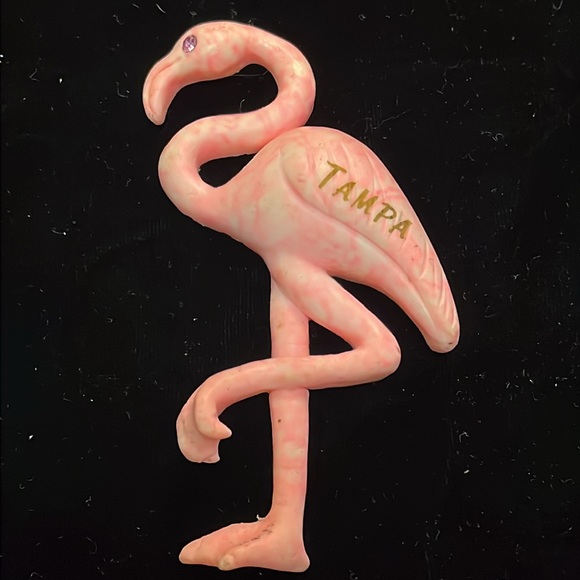 Magnets - Picture 3 of 16